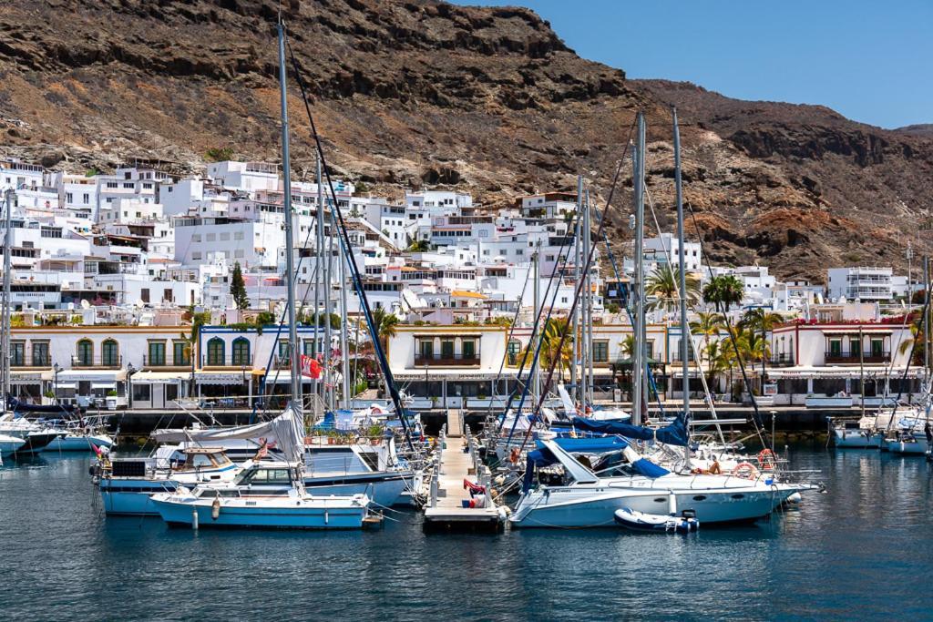 Apartamentos Las Palmeras Puerto De Mogan Exterior photo